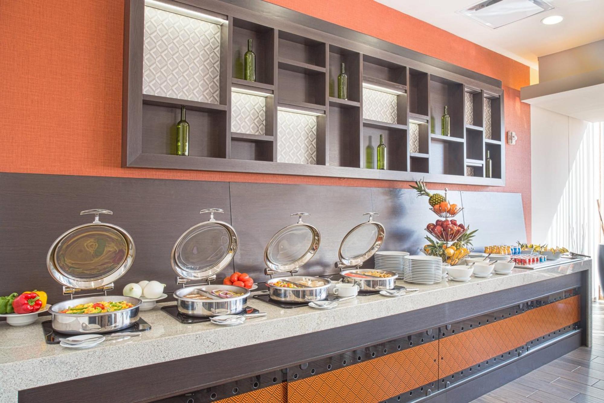 Courtyard By Marriott Saltillo Exterior foto