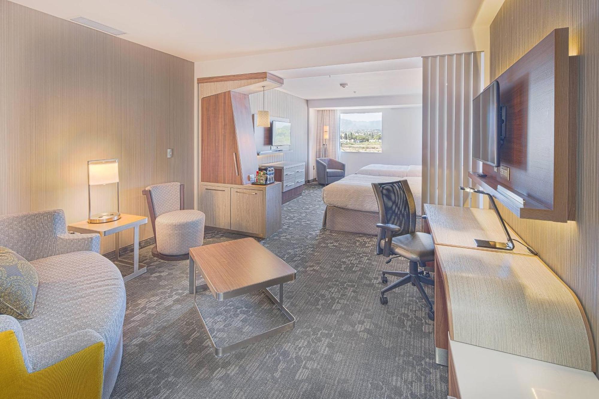 Courtyard By Marriott Saltillo Exterior foto