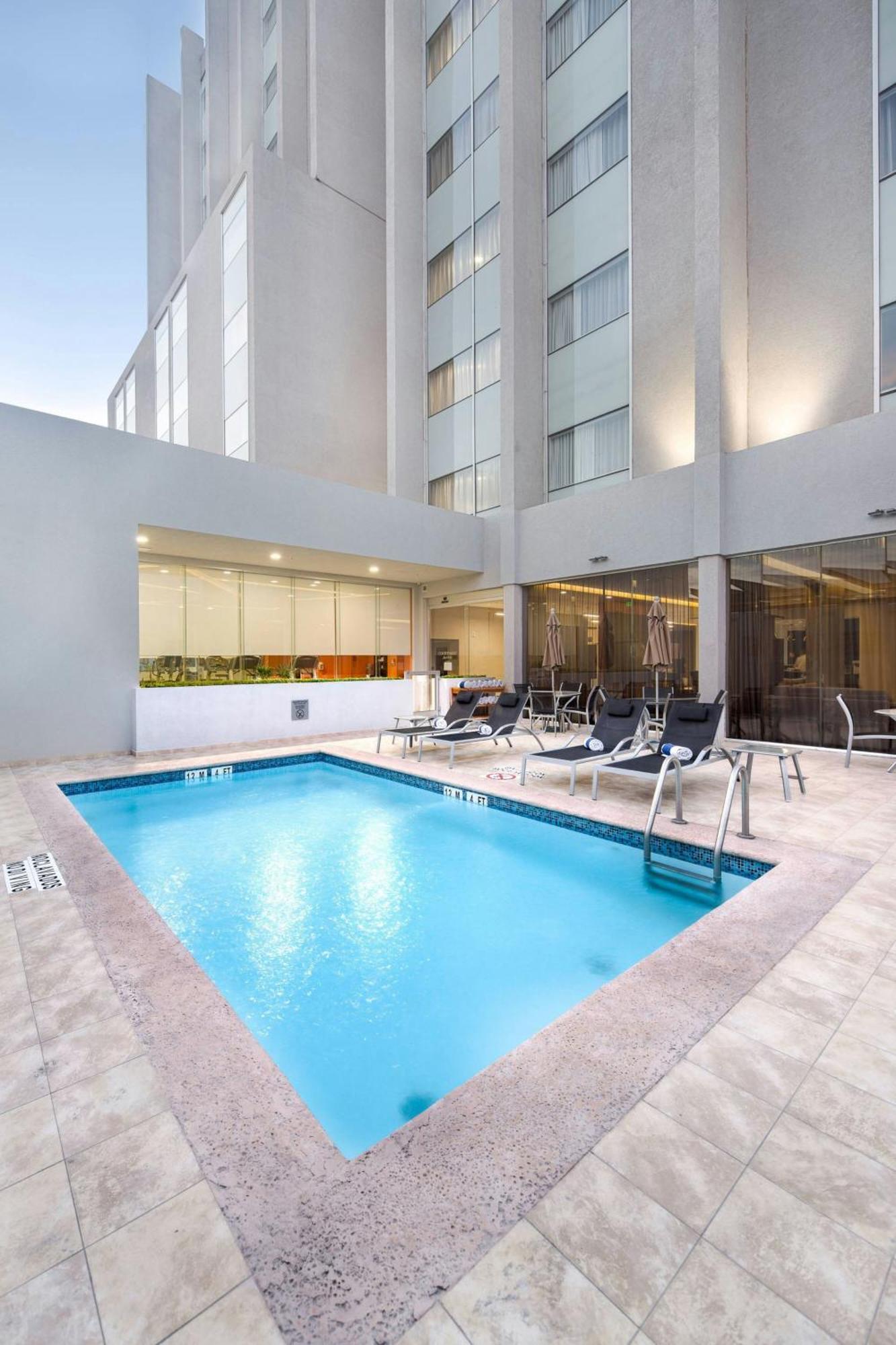 Courtyard By Marriott Saltillo Exterior foto