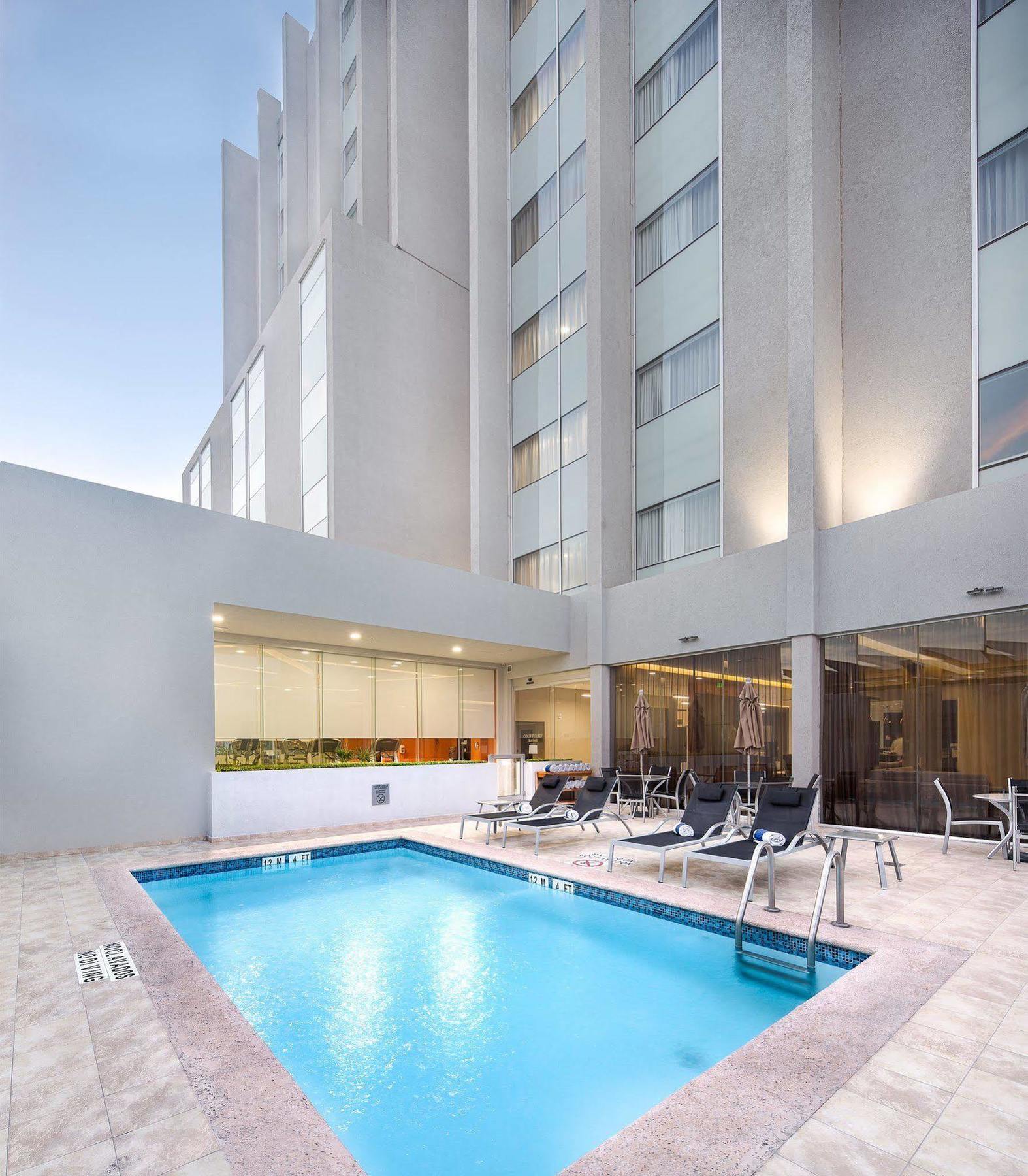 Courtyard By Marriott Saltillo Exterior foto