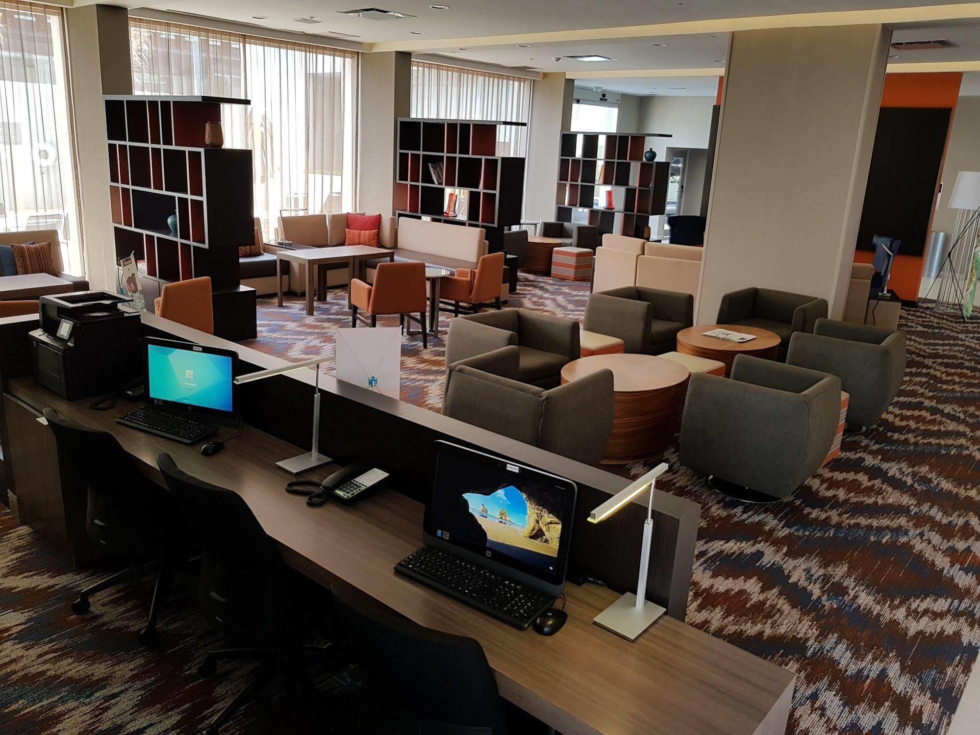 Courtyard By Marriott Saltillo Exterior foto